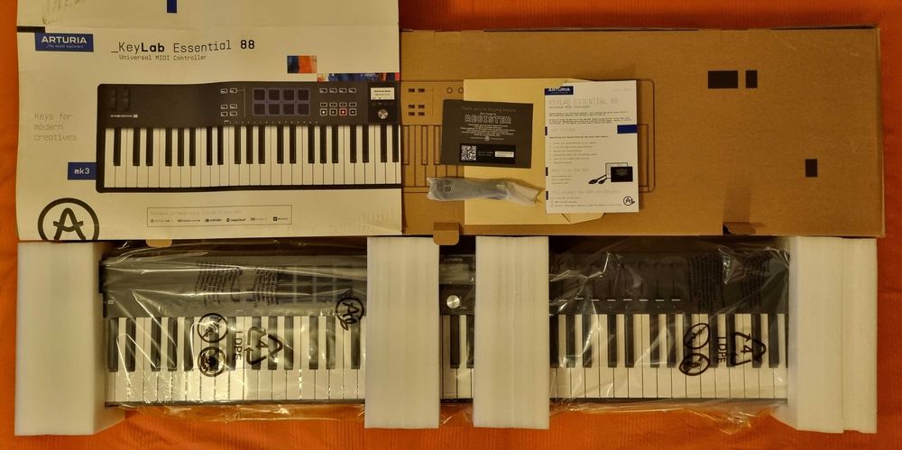 Controller MIDI Arturia Keylab Essential 88