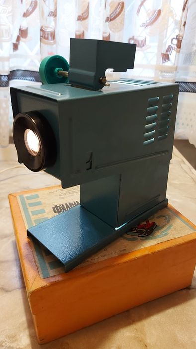 Продам фильмопроектор