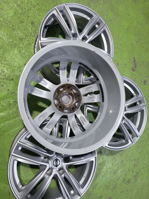 17 5x114.3 Nissan лети джанти 5х114.3