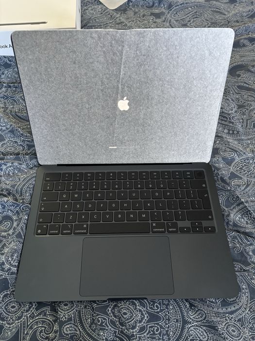 Macbook AIR M3 13 inch Midnight