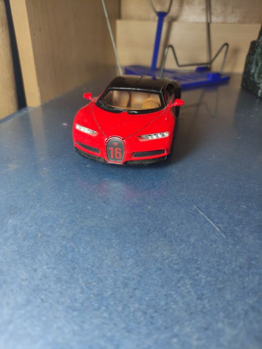 Продам машинку коллекционную Bugatti