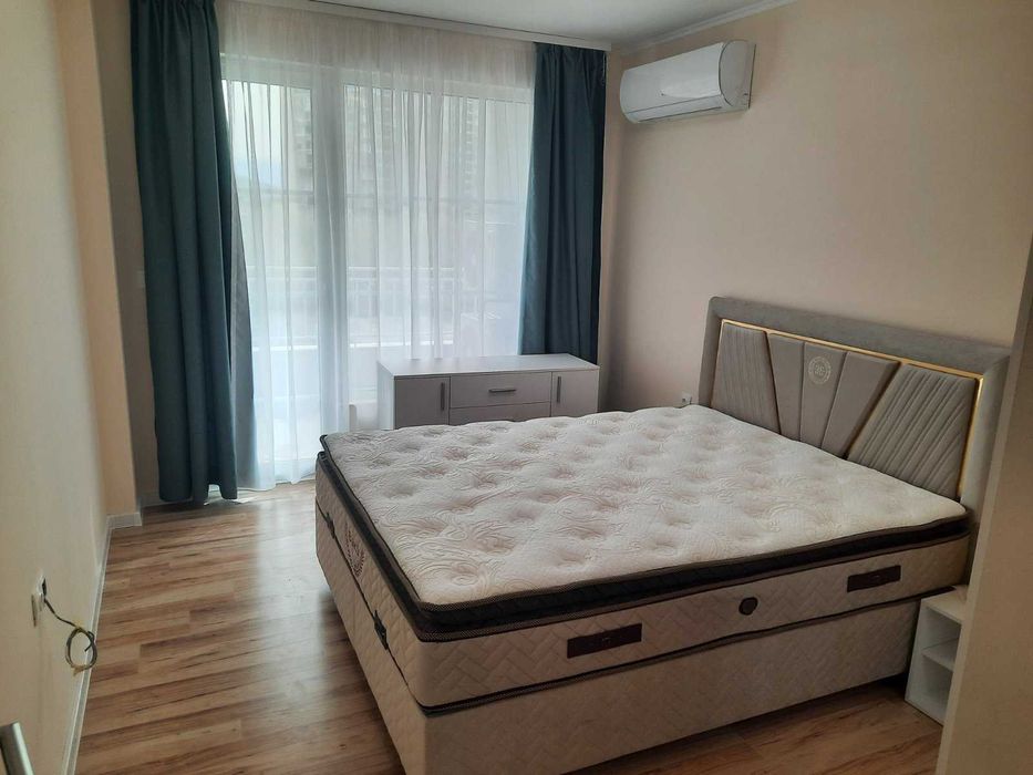 Продава се Двустаен апартамент в Пловдив, Гагарин - 65 кв.м за 1985 €/кв.м - Снимка #2