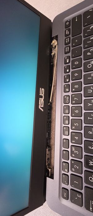Ноутбук Asus Е406М