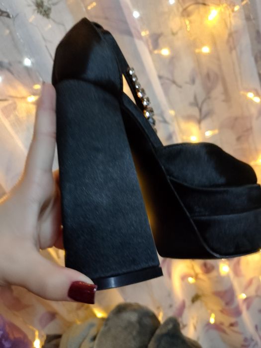 Черные туфли  , Bratz