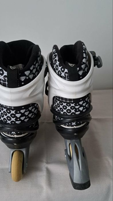 Vând Role/Patine de adolescenți