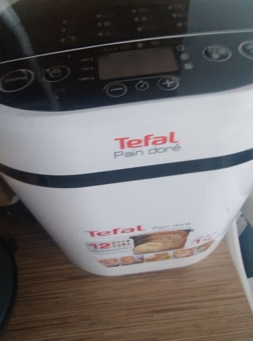 Dore, Хлебопекарна PF210138, 12 програми, 1кг, Бяла