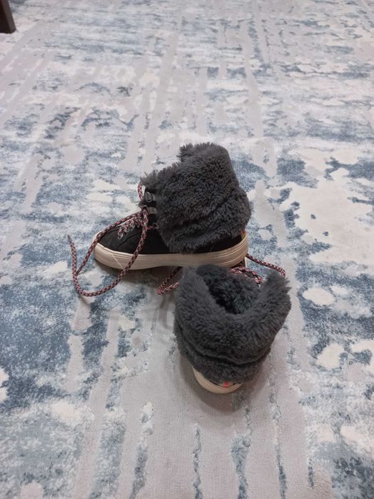 Ботинки замшевые для девочки