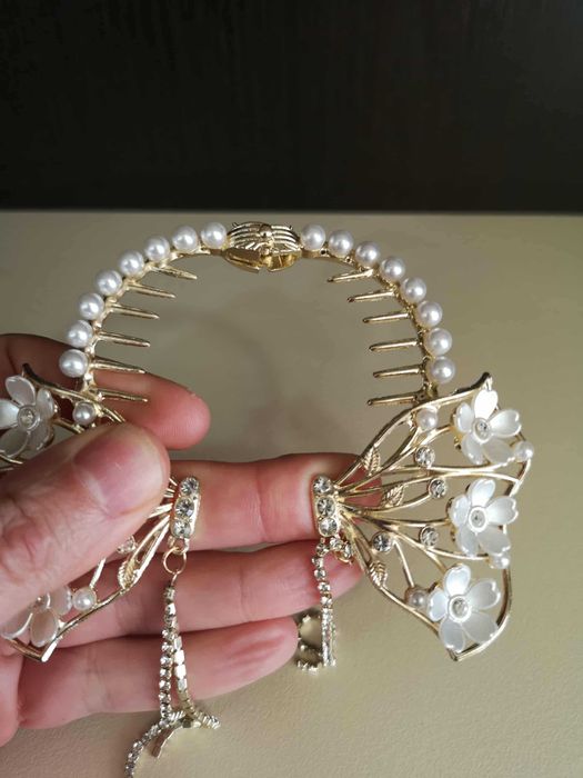 Нови ръчно изработени Фънки Бижута Обеци-Дизайн Пеперуда и Женско Лице