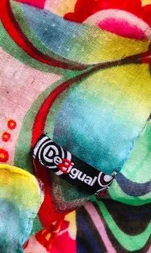 Desigual  шал-Спешно!