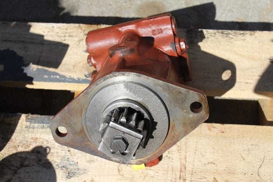 Pompa hidraulica Kayaba pentru Yanmar YB 401W - Piese de schimb Yanmar