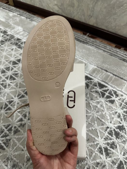 Летние сандали 39 размера