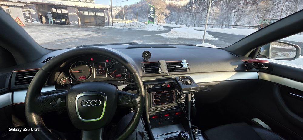 Vând Audi A4 b7 S-line