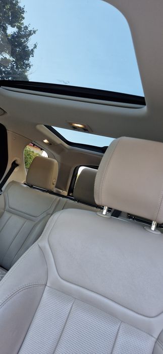 Land Rover Discovery 5