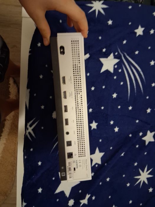 Xbox one s o manete 3 jocuri cablu HDMI, DE ALIMENTARE