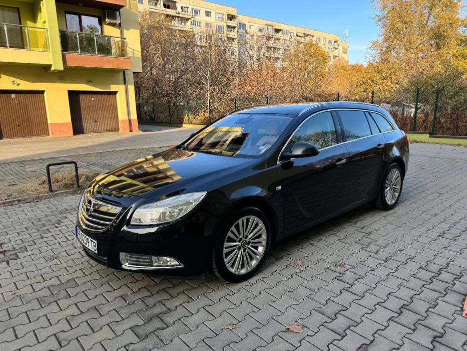 Opel Insignia 2.0 CDTI 131 к.с. – 2011 г. | Черен | Пълна екстра