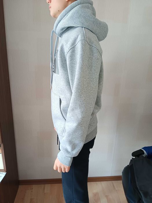 НОВ сив суичър The North Face с качулка – размер М