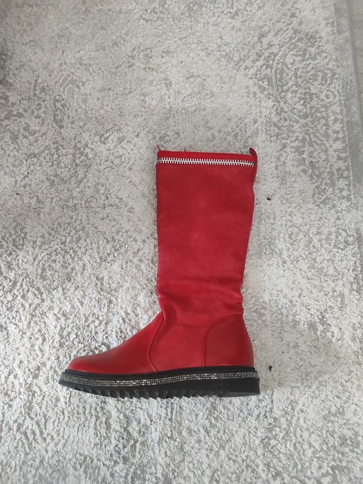 Продам сапоги осенние новые