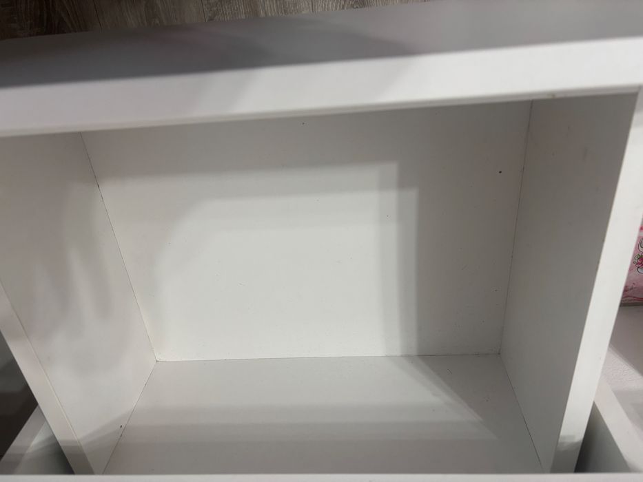 Birou alb pe colt in stare perfecta