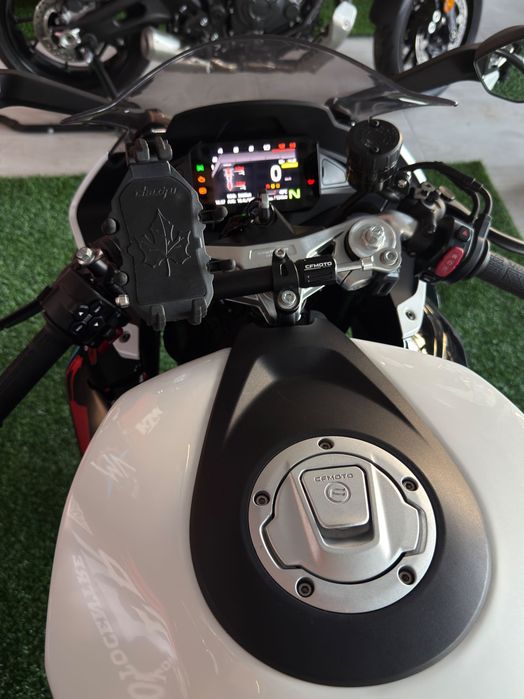 CF Moto 675SR-R 2025 Yil