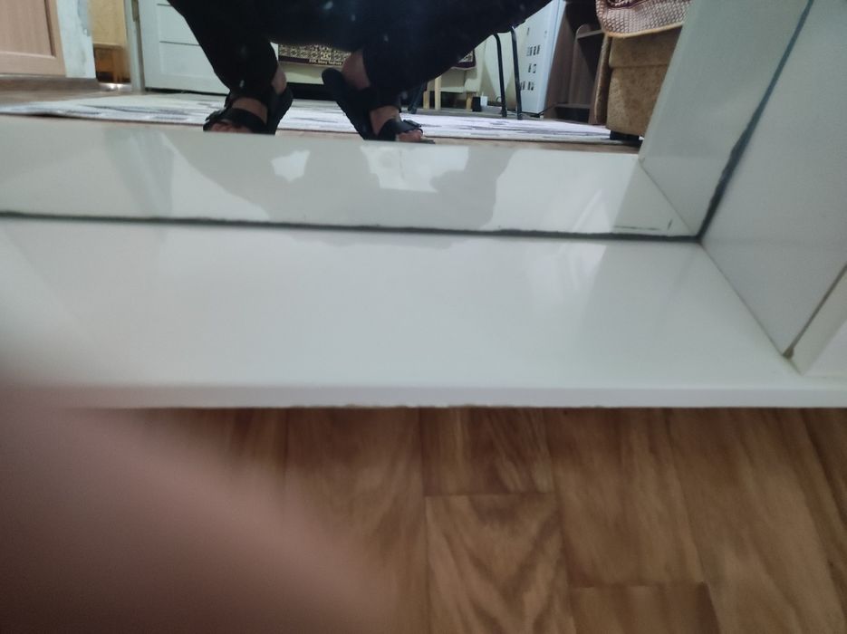 Шкаф с зеркалом в ванную комнату