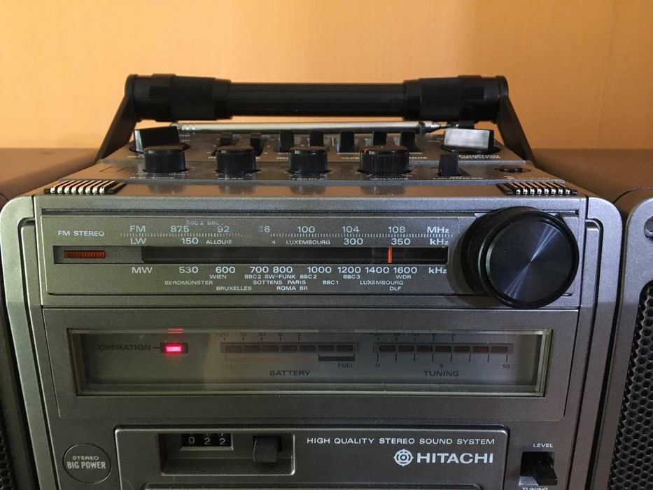 Радиокасетофон Hitachi TRK 9140E