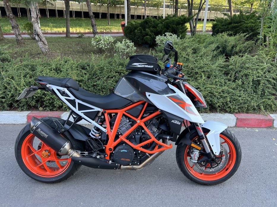 KTM super Duke R