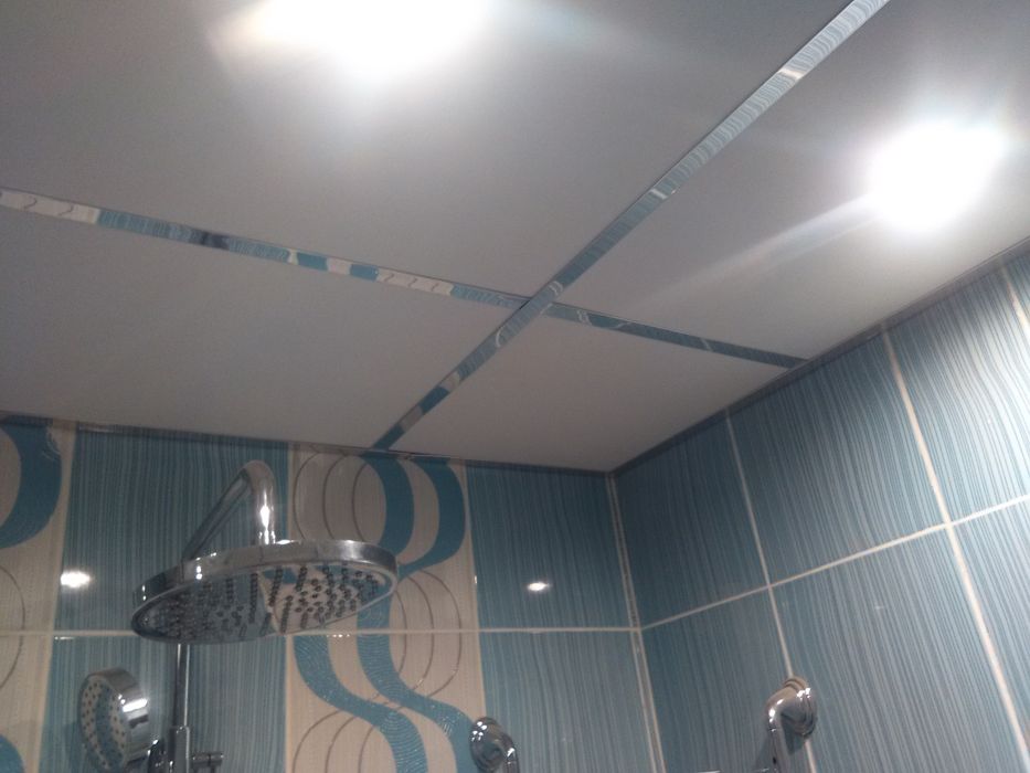 Растерен Окачен таван за баня  . Влагоустойчиви пана. Не мухлясва.