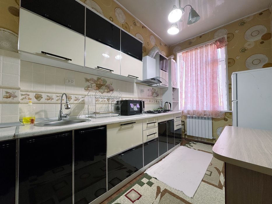 Сдам 3-комн. квартиру, центр, возле Центрбанка