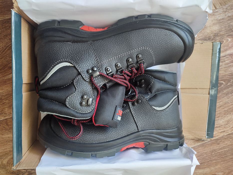 Сефти ботинки новые