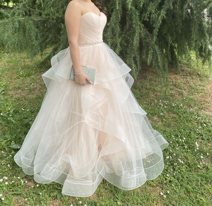 Бална рокля в перфектно състояние