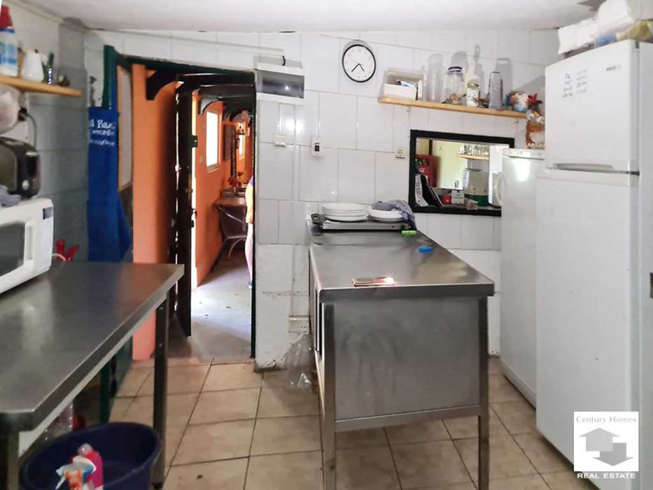 145296 Търговски обект на главната улица в с. Полски Сеновец