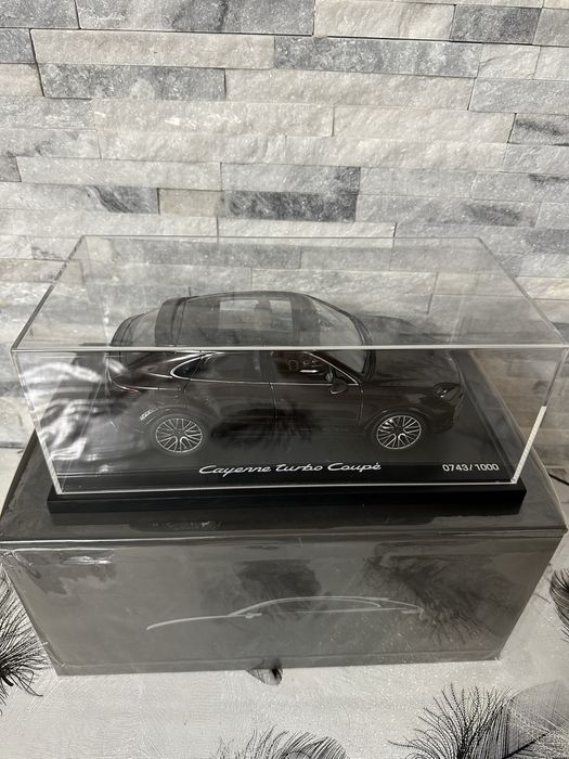 Macheta Porsche Cayenne 1:18