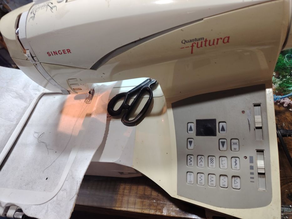 Продам вышивальную машину