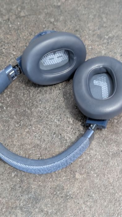 Casti audio Over-Ear JBL Live 660NC, Noise Cancelling, Bluetooth, Asistent Vocal, Pliabil, Hands-free, Albastru