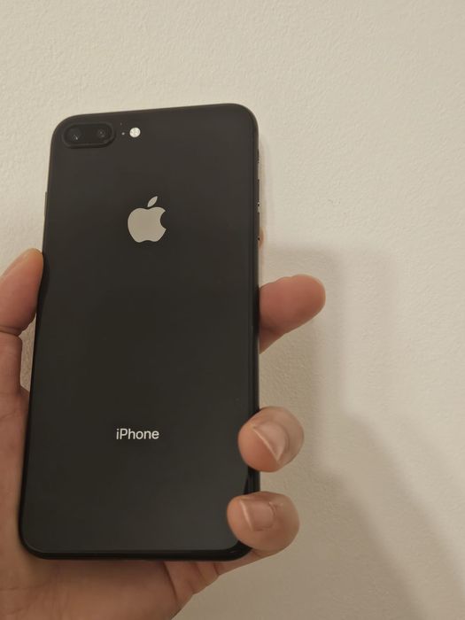 Vand Iphone 8 Plus 64 GB Impecabil