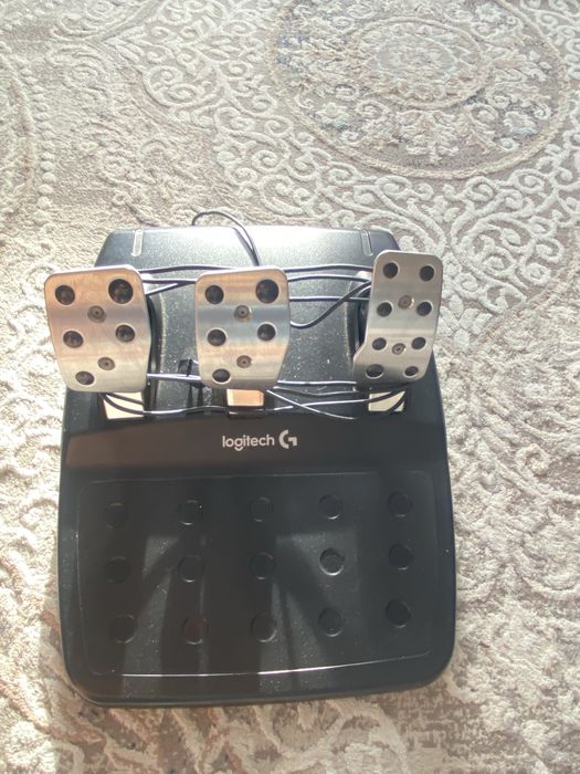 Руль Logitech G29