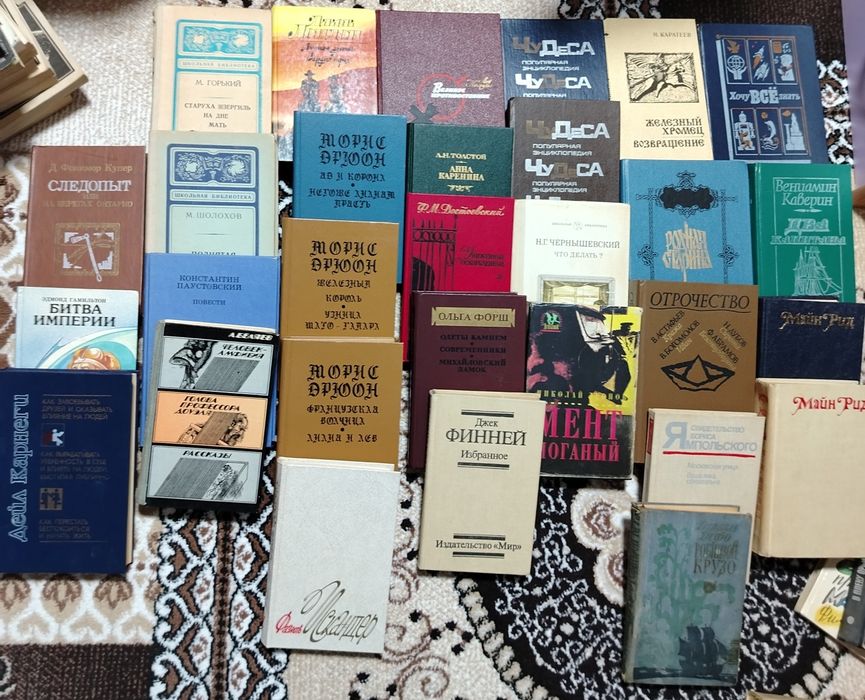 Книги разных жанров цена  от 500тг