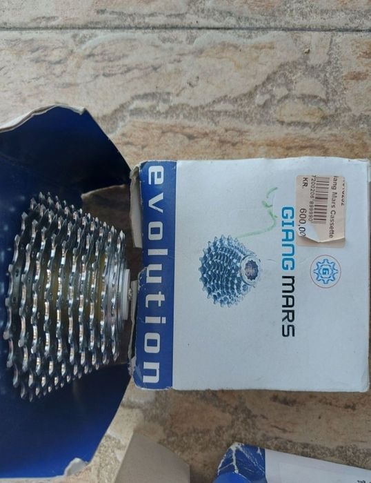 Pinioane bicicletă Shimano originale, cameră de 10 și 11 pinioane