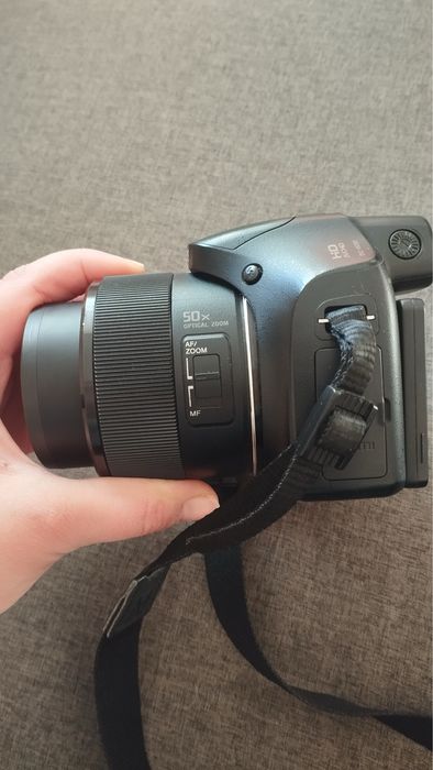 SONY фотоапарт - Carl Zeiss оптика