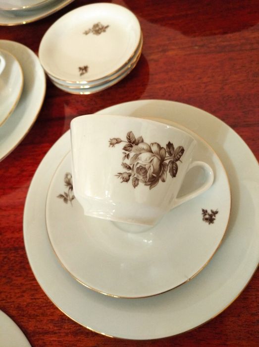 Чайно-кофейный сервиз " Черная роза" ГДР.