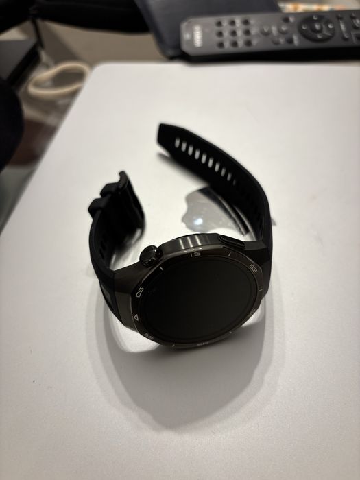Smartwatch Huawei GT5 Pro impecabil