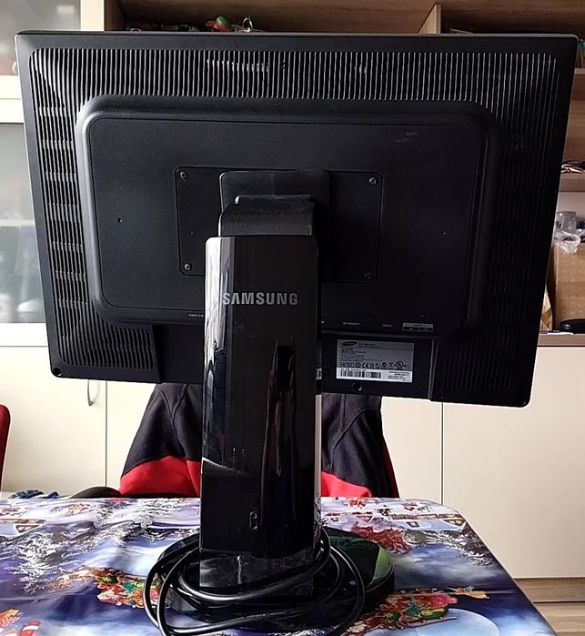 Samsung SyncMaster 2693HM 25.5" Widescreen LCD Computer Display