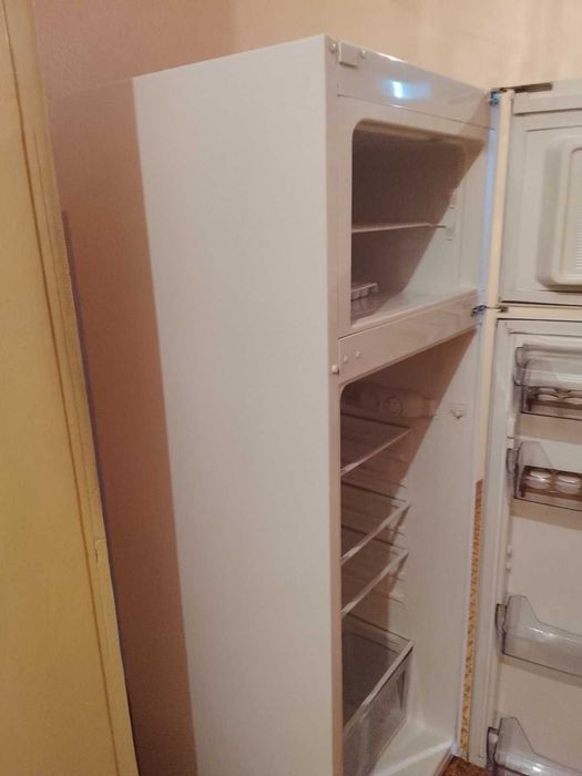 Хладилник почти нов