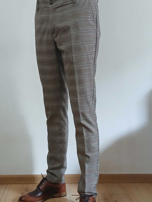 Pantaloni barbatesti CATO casual in carouri- NOU