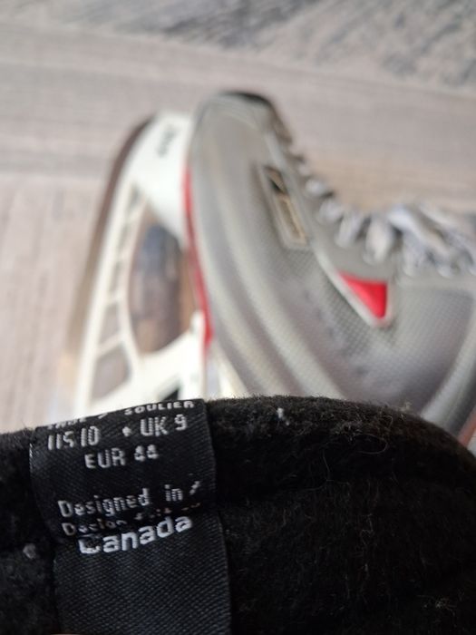 Коньки хоккейные