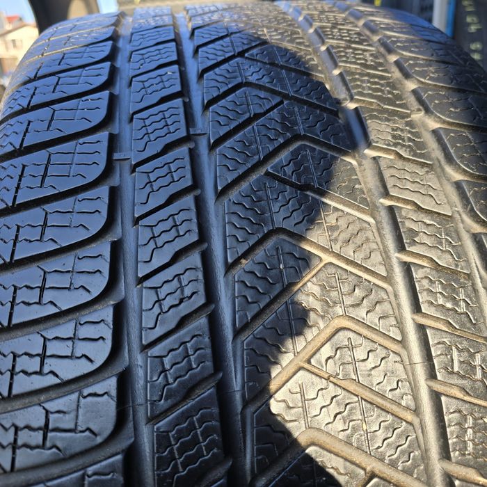315 30 21 2бр зимни гуми Pirelli