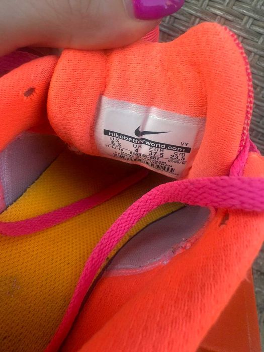 Дамски маратонки Nike