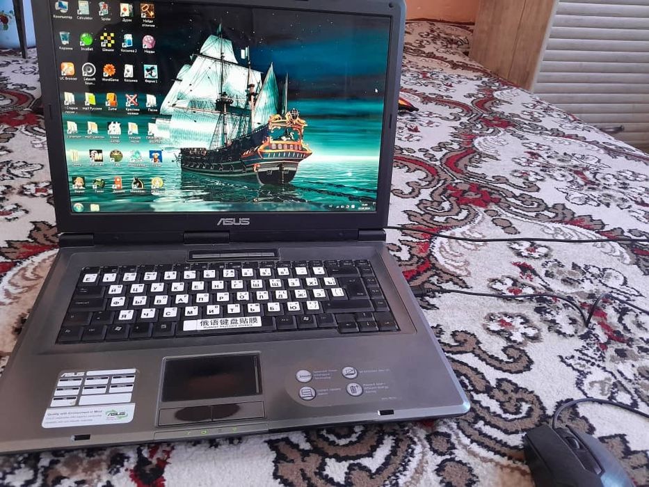 Noutbook  sotiladi xolati yaxshi