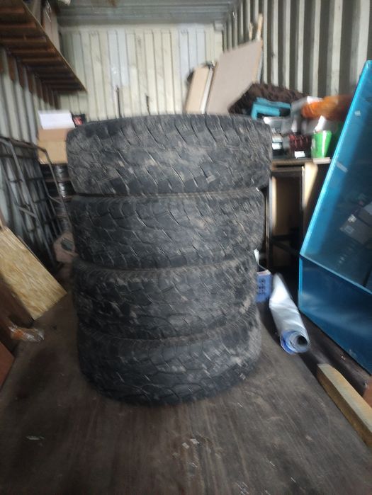 Покрышки для внедорожников б/у R 15