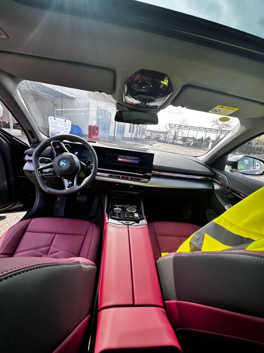 BMW i5 40L 2025 yil M -Sport